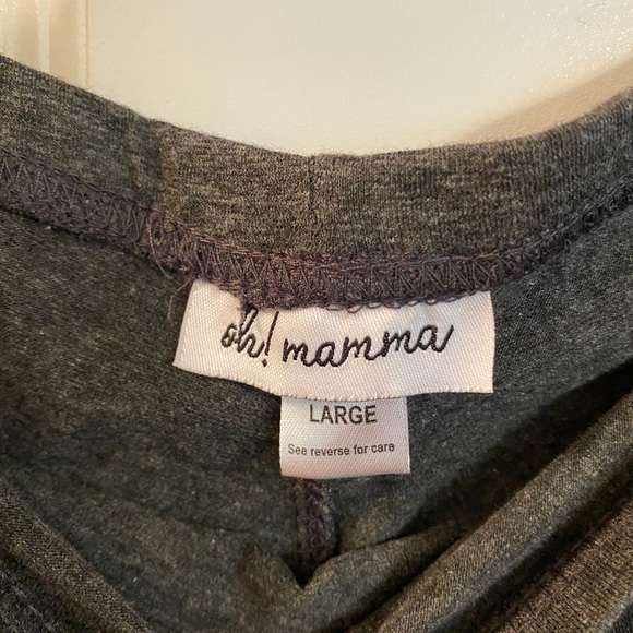 Stretchy maternity capris - Picture 3 of 3